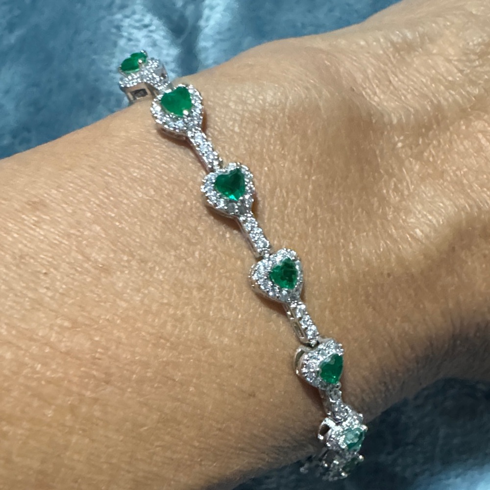 Elegant Silver and Green Heart Bracelet